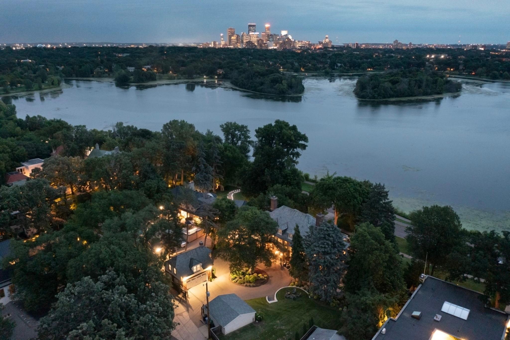 2740 W Lake Of The Isles Parkway