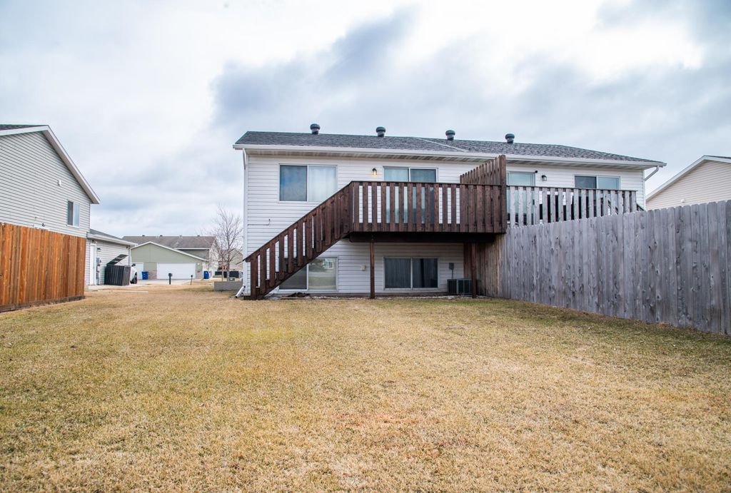 Photo of 1902 41st Avenue S, Moorhead, MN 56560 (MLS # 7045952)
