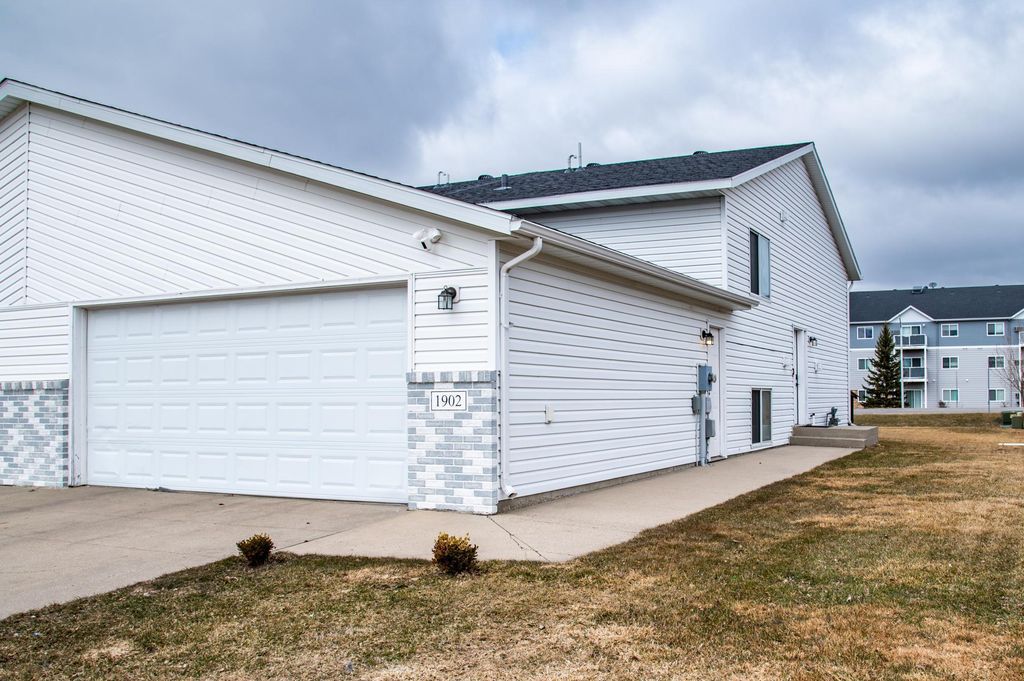 Photo of 1902 41st Avenue S, Moorhead, MN 56560 (MLS # 7045952)