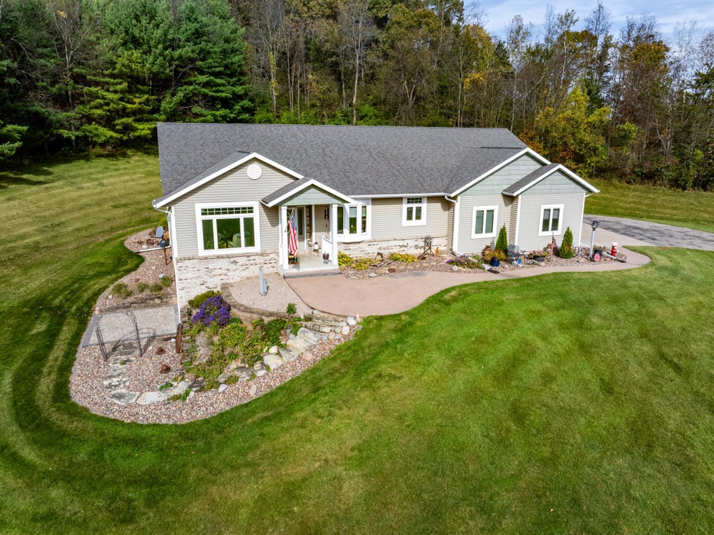 Photo of N7815 County Road W, Holmen, WI 54636 (MLS # 7162920)