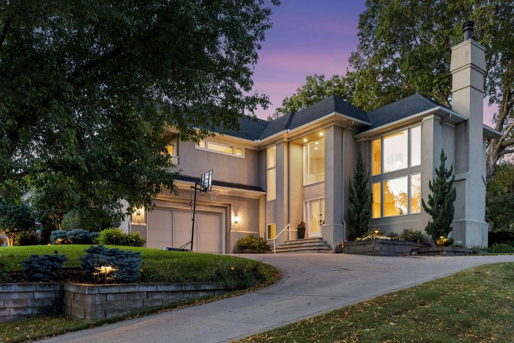 Photo of 2323 Huntington Point Road W, Minnetonka Beach, MN 55391 (MLS # 6787317)