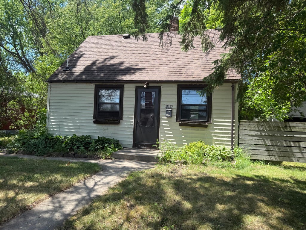 Photo of 1017 10th Avenue NE, Brainerd, MN 56401 (MLS # 7090026)