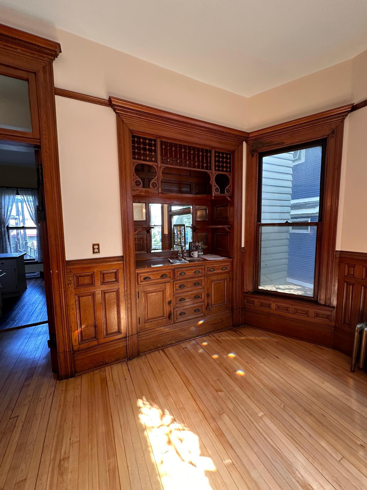 957 Ashland Avenue