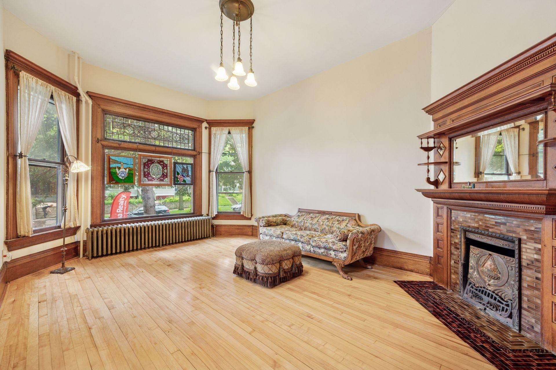 957 Ashland Avenue