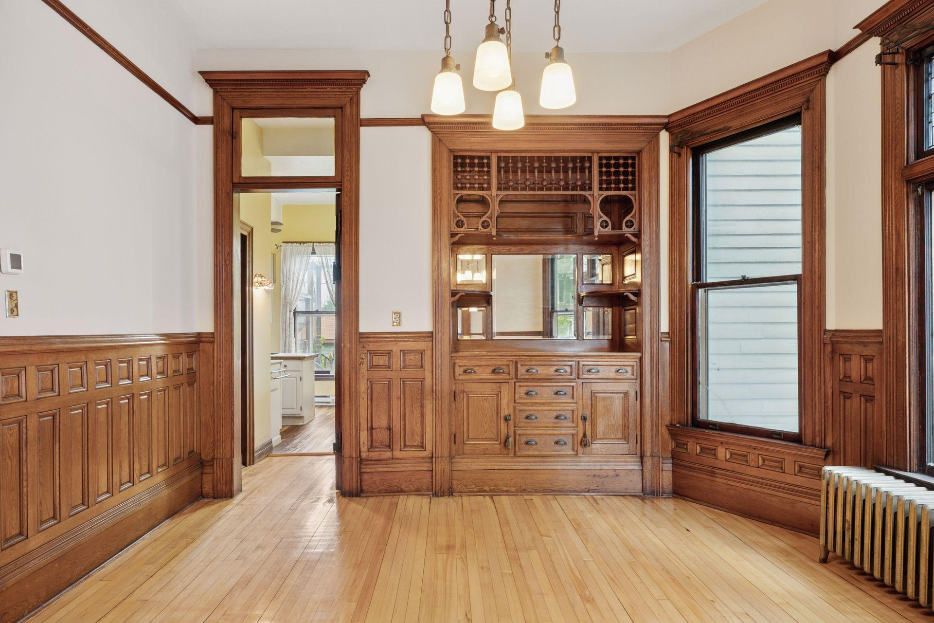 957 Ashland Avenue