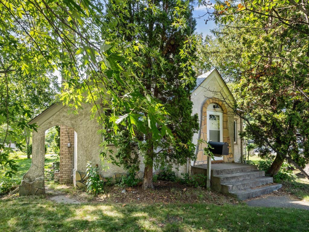 Photo of 5103 Douglas Drive N, Crystal, MN 55429 (MLS # 7114459)