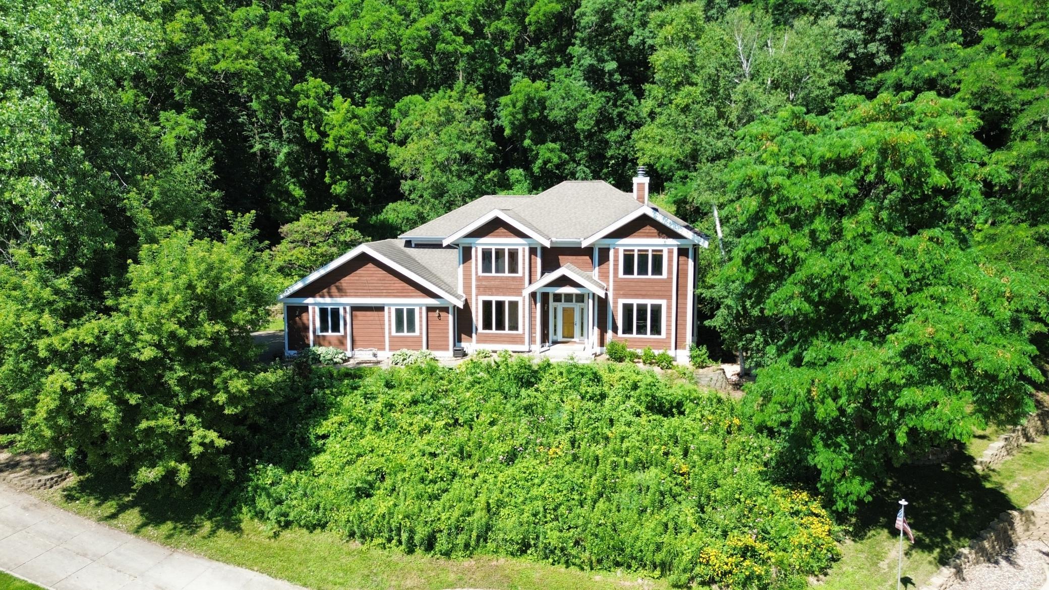 104 Forest Oak Court