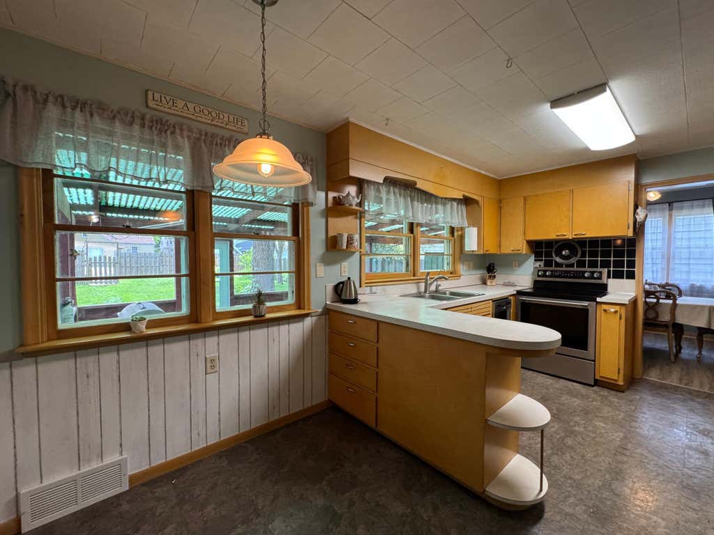 Photo of 107 S Whitney Street, Marshall, MN 56258 (MLS # 7087924)