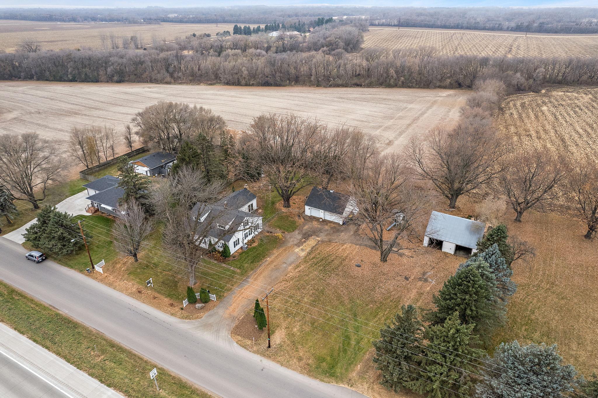 15717 Clayton Avenue E