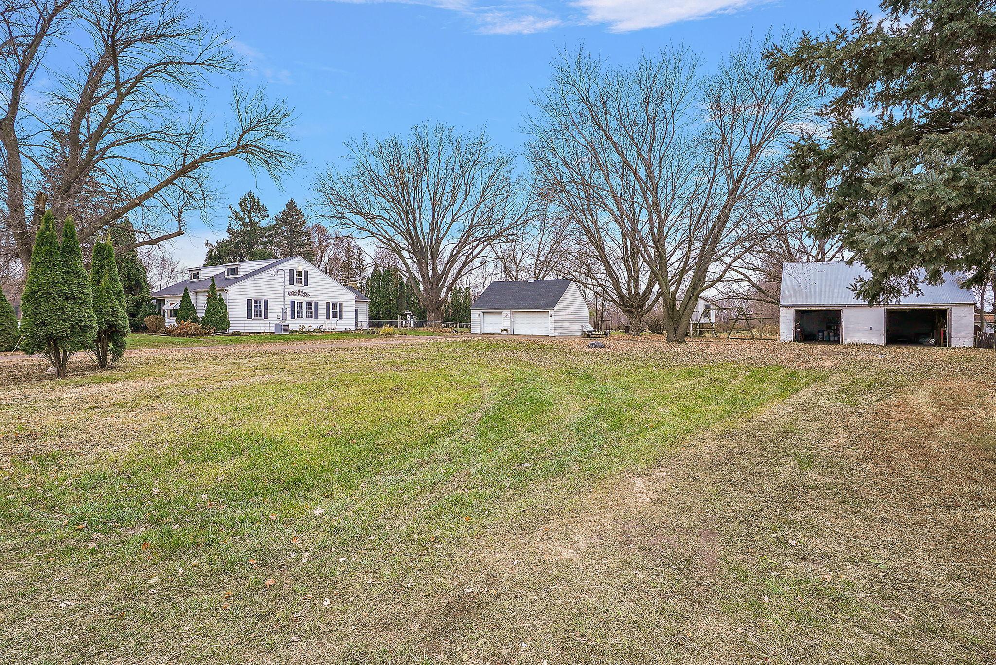 15717 Clayton Avenue E