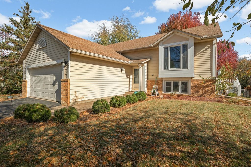 Photo of 9544 Niagara Lane N, Maple Grove, MN 55369 (MLS # 7071471)