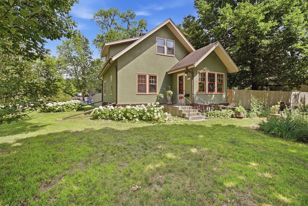 Photo of 3856 Welcome Avenue N, Robbinsdale, MN 55422 (MLS # 7107656)