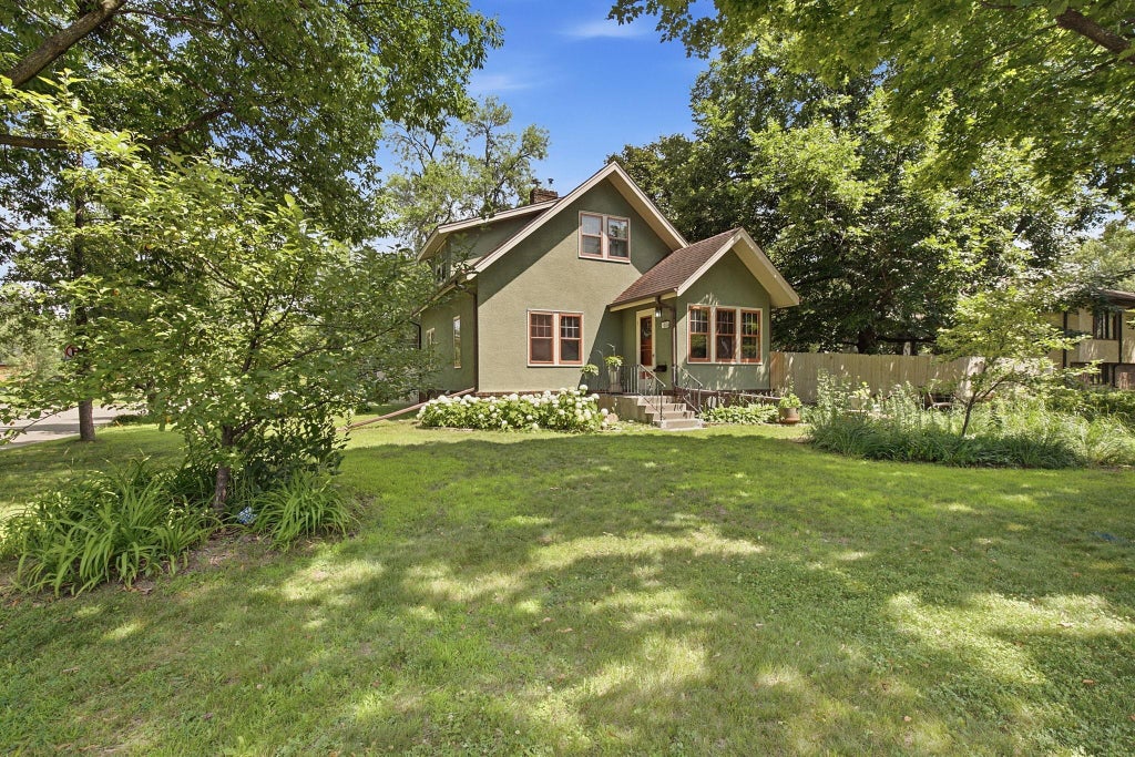 Photo of 3856 Welcome Avenue N, Robbinsdale, MN 55422 (MLS # 7107656)