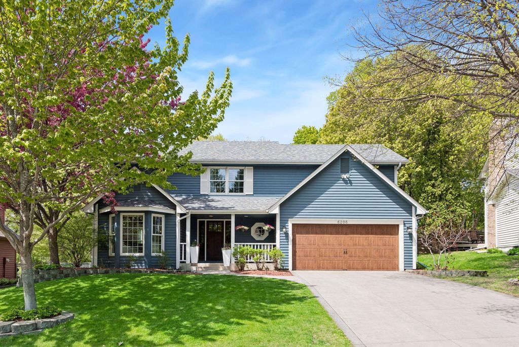 Photo of 6206 Cascade Pass, Chanhassen, MN 55317 (MLS # 7068205)