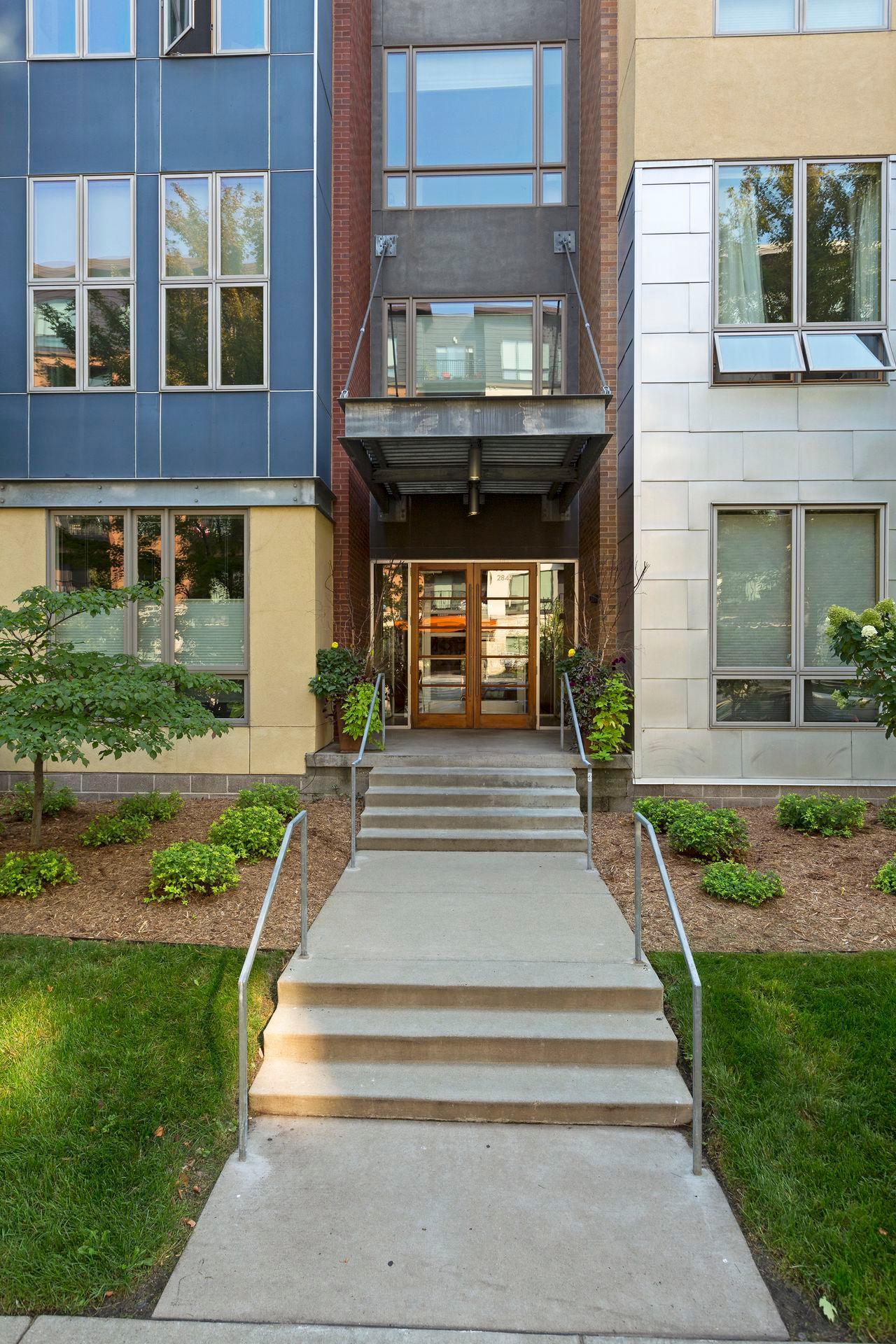 2840 Bryant Avenue S E303