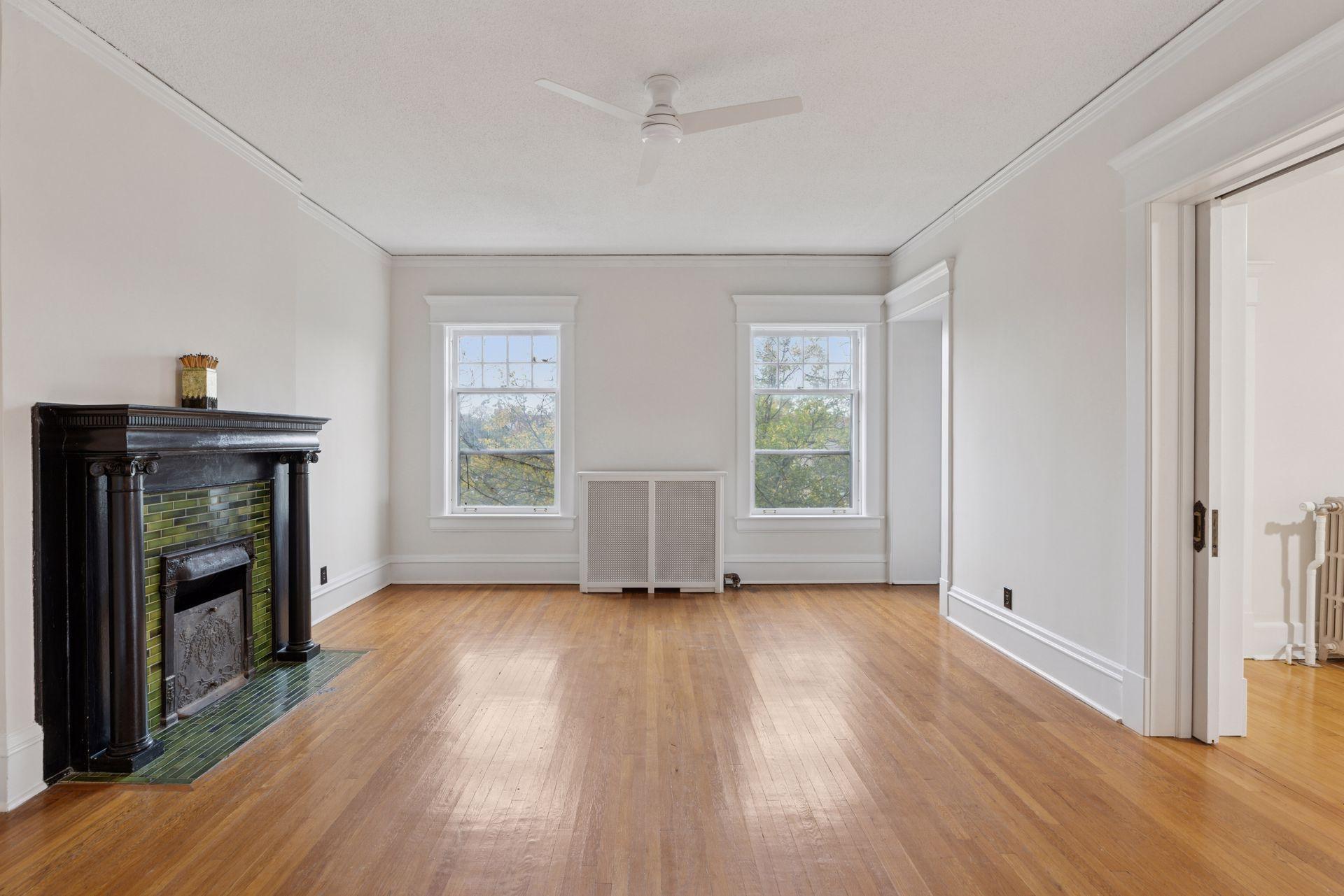 614 Grand Avenue 3EE