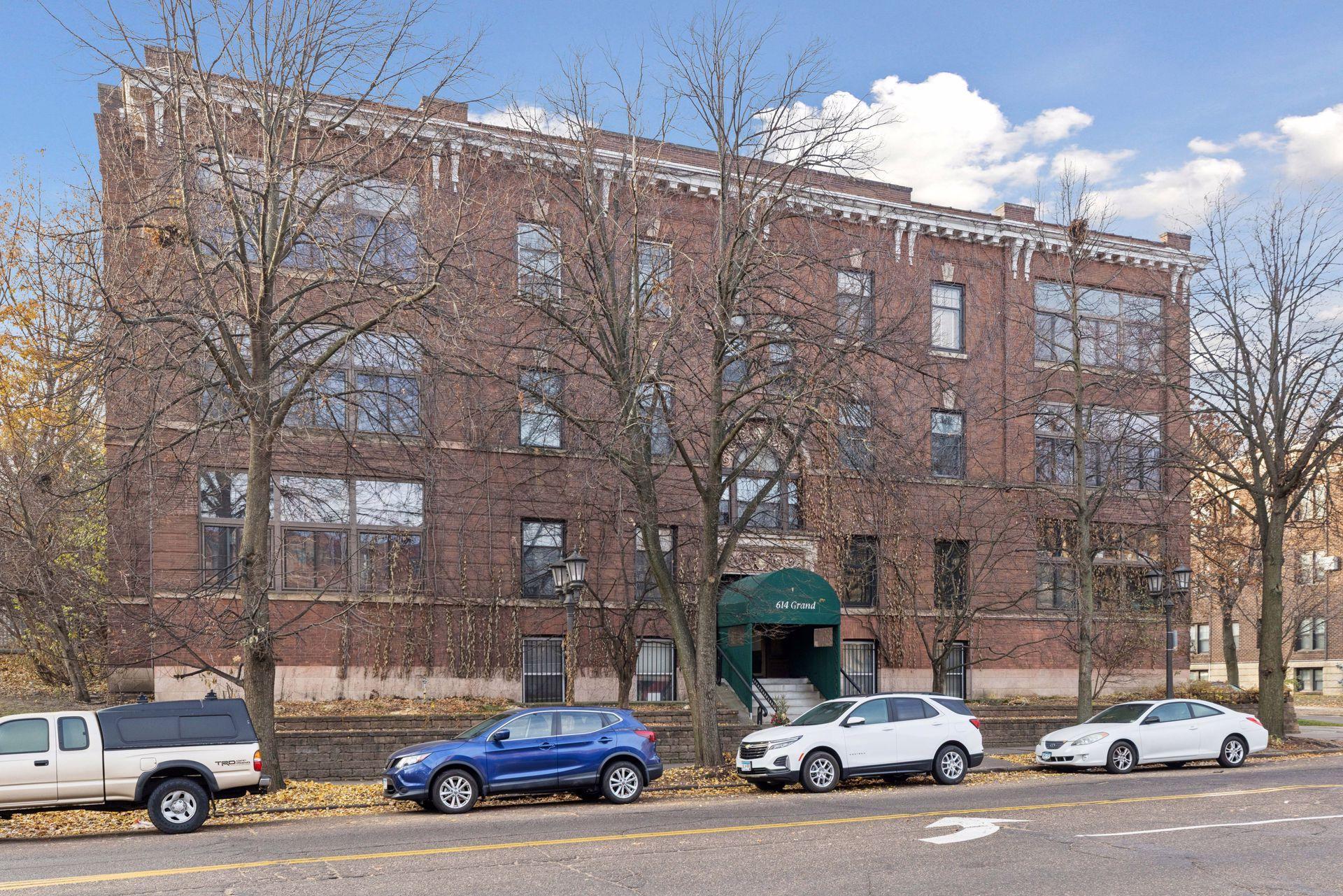 614 Grand Avenue 3EE