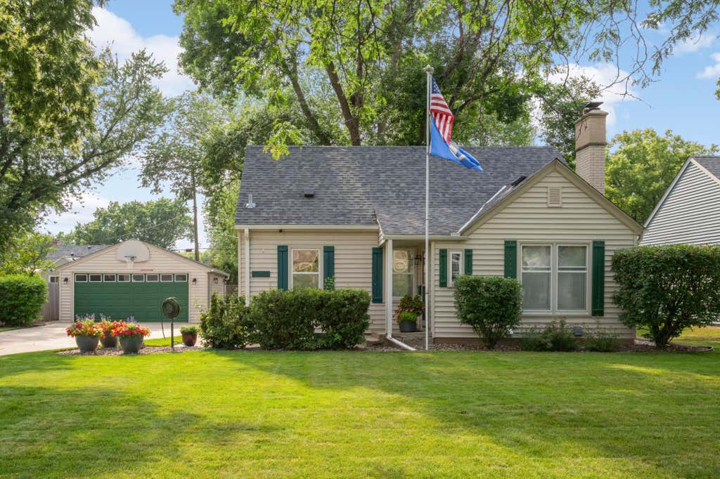 Photo of 7220 Newton Avenue S, Richfield, MN 55423 (MLS # 7119933)
