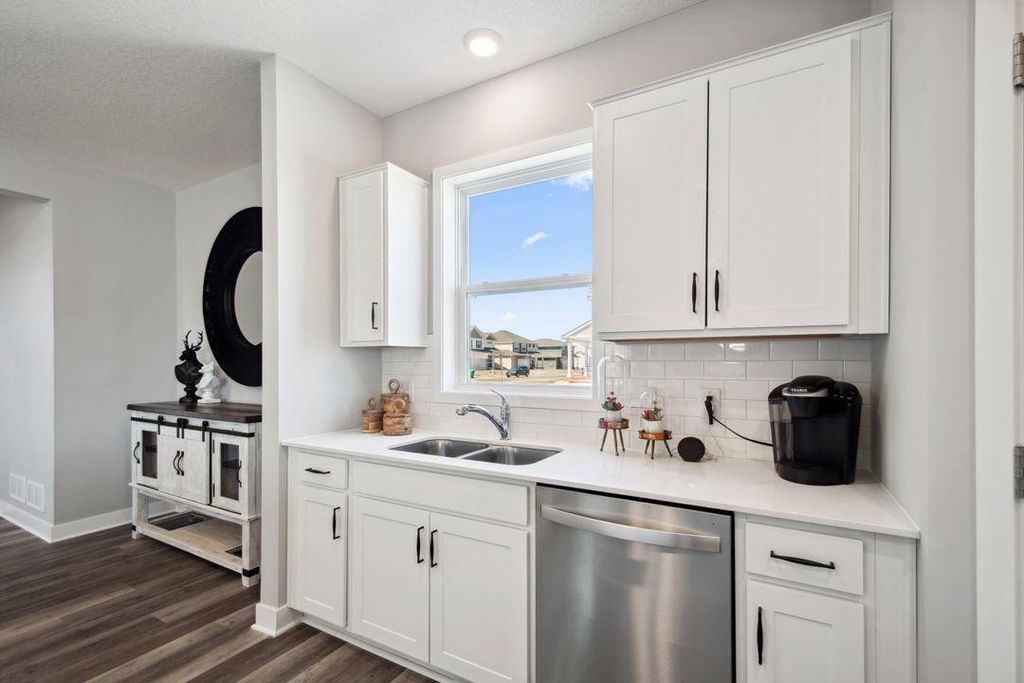 Photo of 17053 Draper Way, Lakeville, MN 55044 (MLS # 7010039)