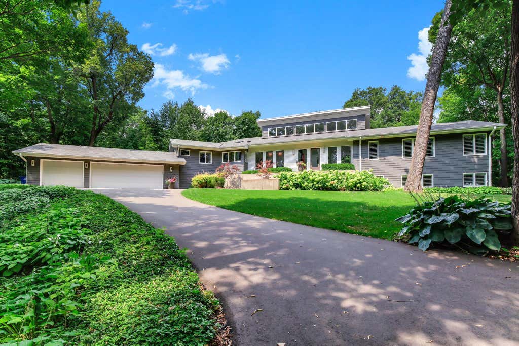 Photo of 20650 Bayview Court, Excelsior, MN 55331 (MLS # 7127994)