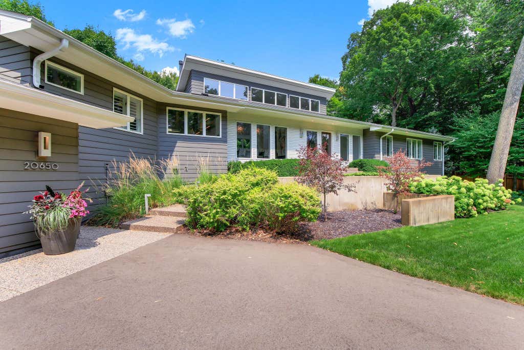 Photo of 20650 Bayview Court, Excelsior, MN 55331 (MLS # 7127994)