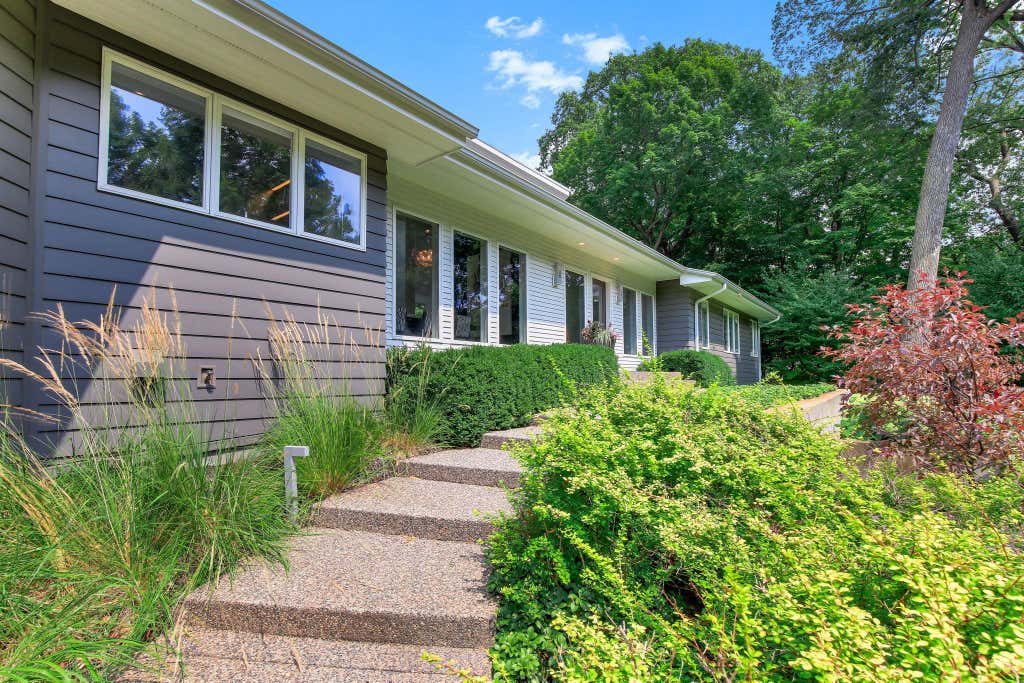 Photo of 20650 Bayview Court, Excelsior, MN 55331 (MLS # 7127994)