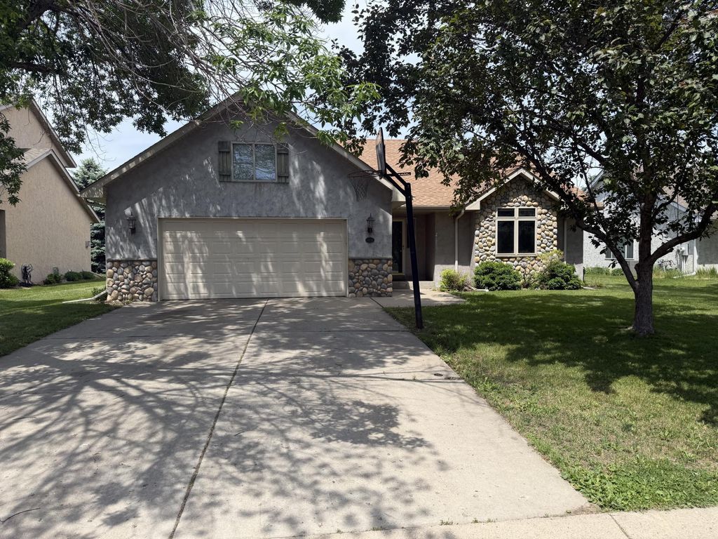 Photo of 1414 Courtland W, Waconia, MN 55387 (MLS # 7085681)