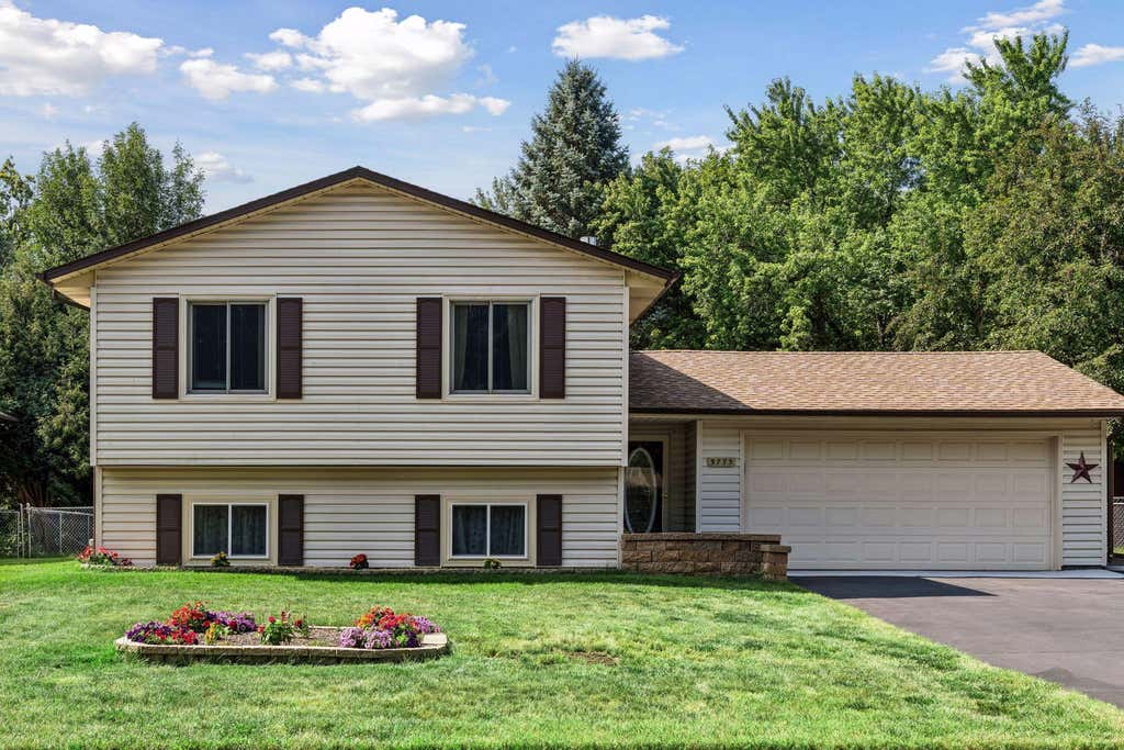 Photo of 9775 103rd Avenue N, Maple Grove, MN 55369 (MLS # 7114825)