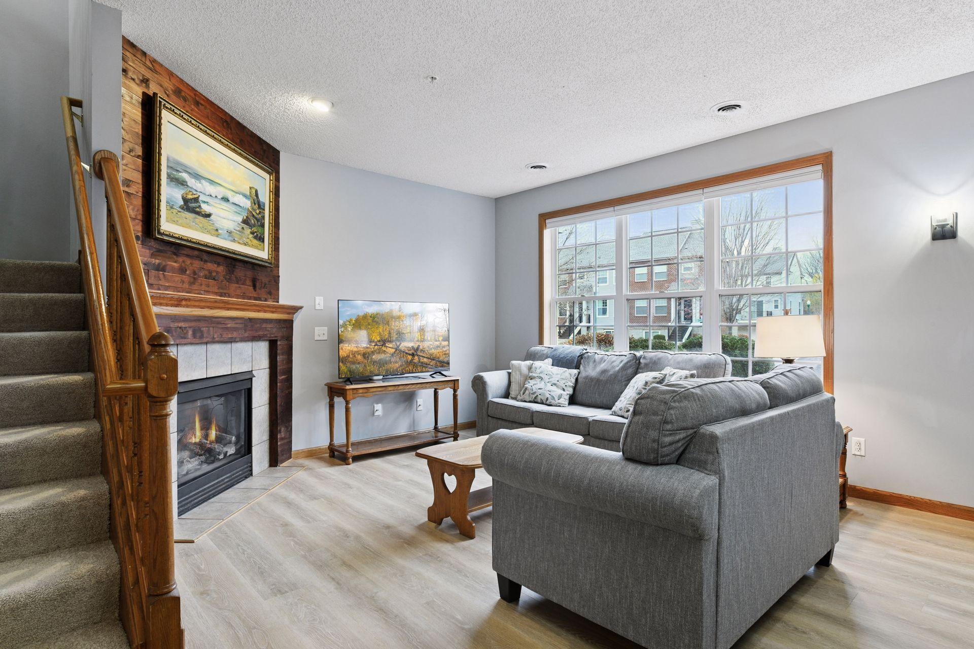 1976 Clover Ridge Drive