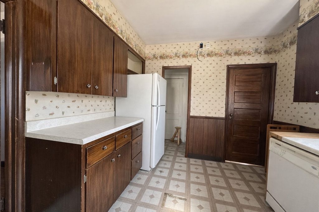 Photo of 920 Elm Street, Alexandria, MN 56308 (MLS # 7044912)