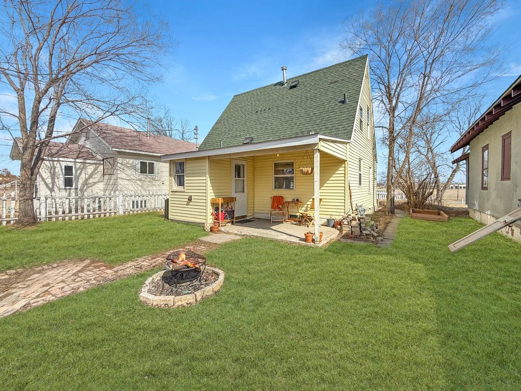 Photo of 1517 Minnesota Avenue NW, Bemidji, MN 56601 (MLS # 7047010)