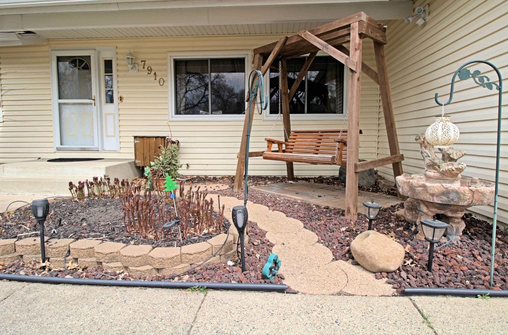 Photo of 7910 W Park Hills Drive, Bloomington, MN 55438 (MLS # 7055749)