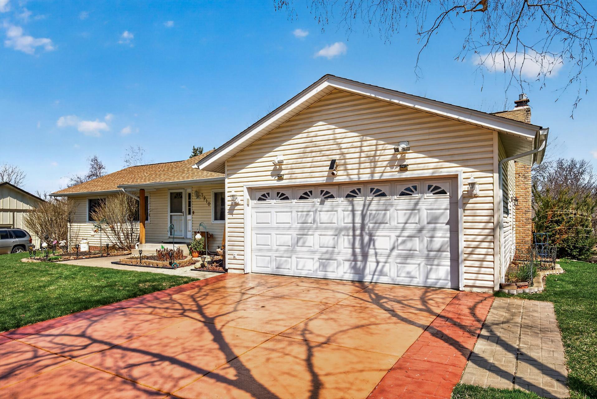 7910 W Park Hills Drive