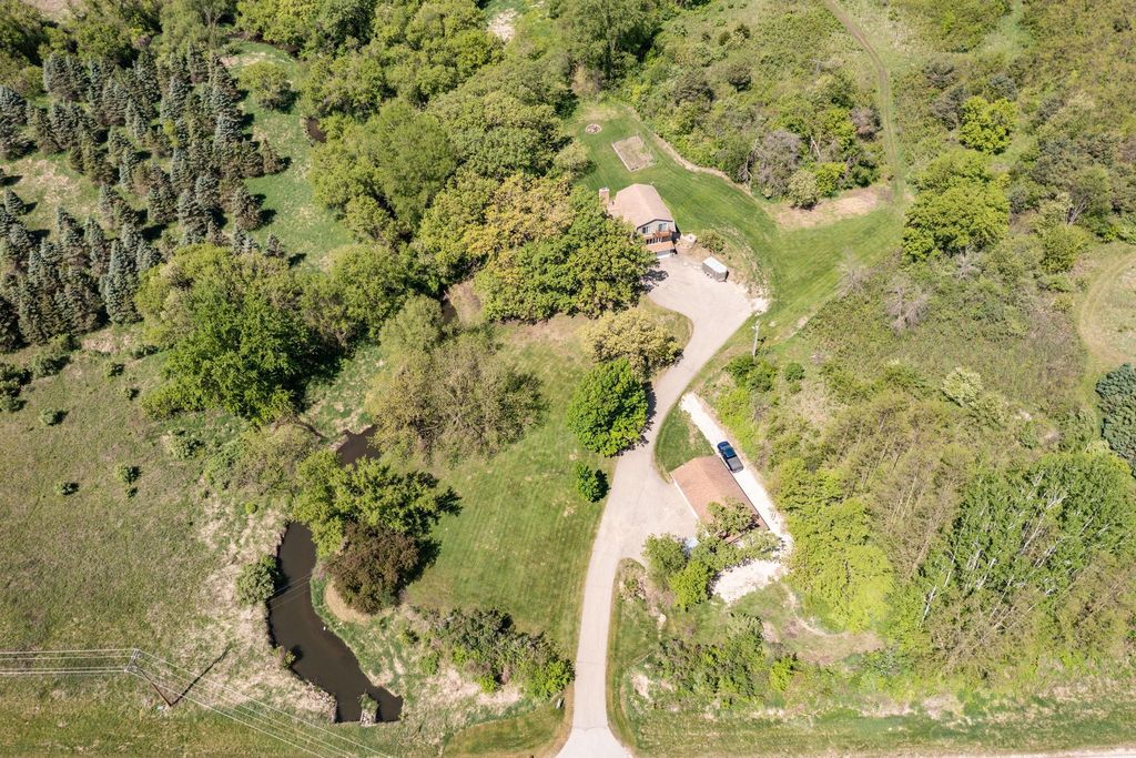 Photo of 809 60th Avenue SW, Rochester, MN 55902 (MLS # 7010894)