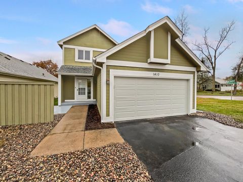 1410 Granada Trail N Oakdale MN 55128
