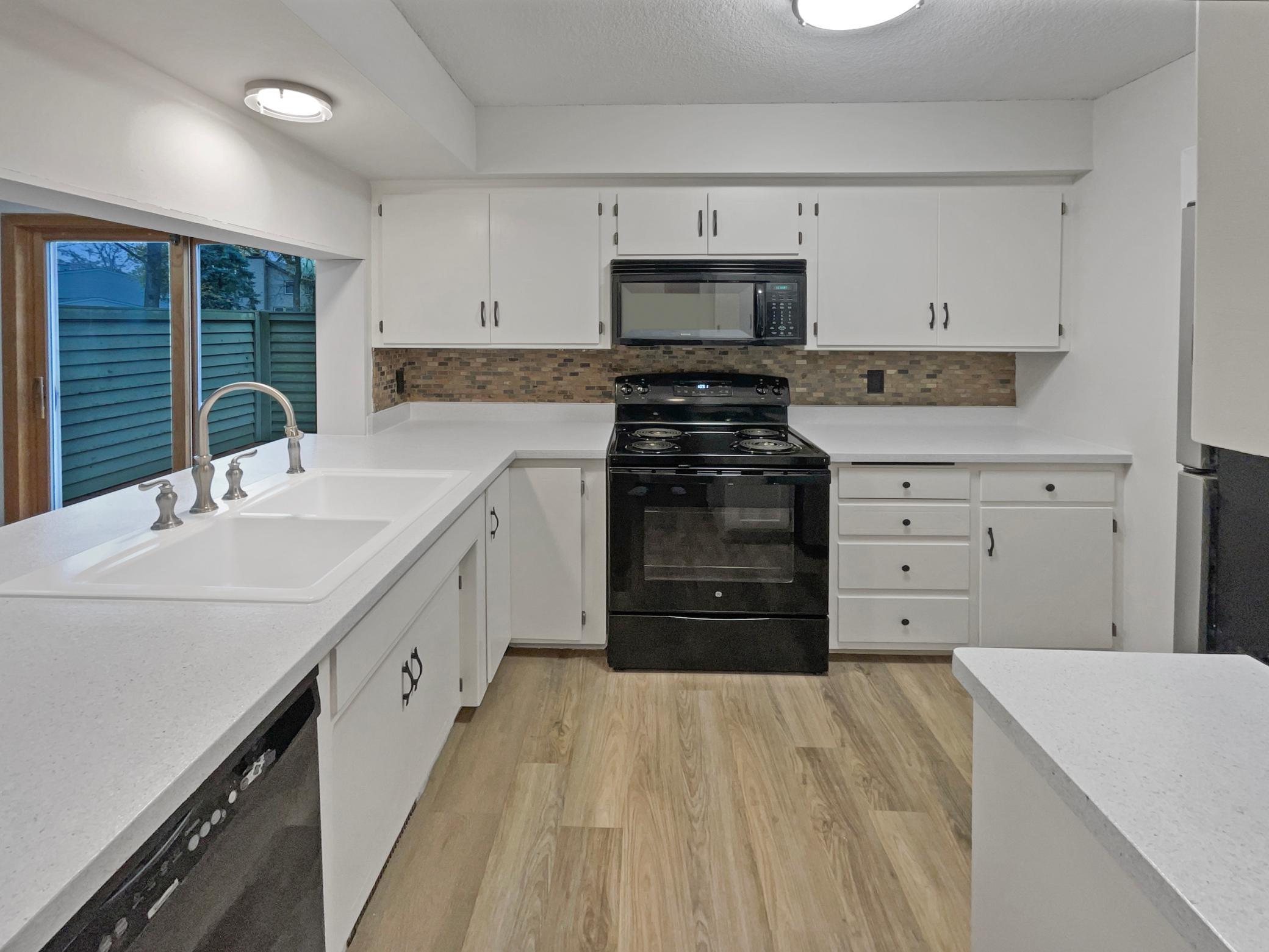 1410 Granada Trail N