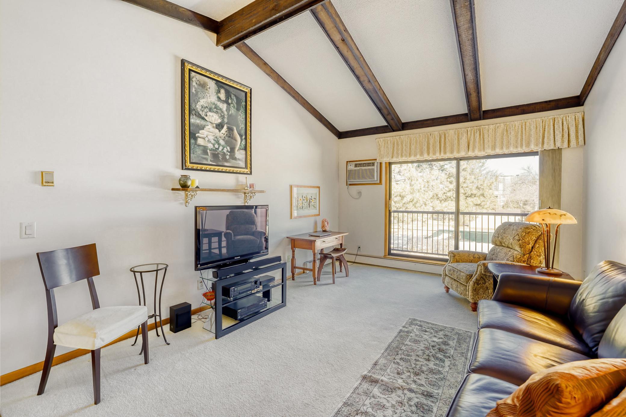 7340 York Avenue S 208