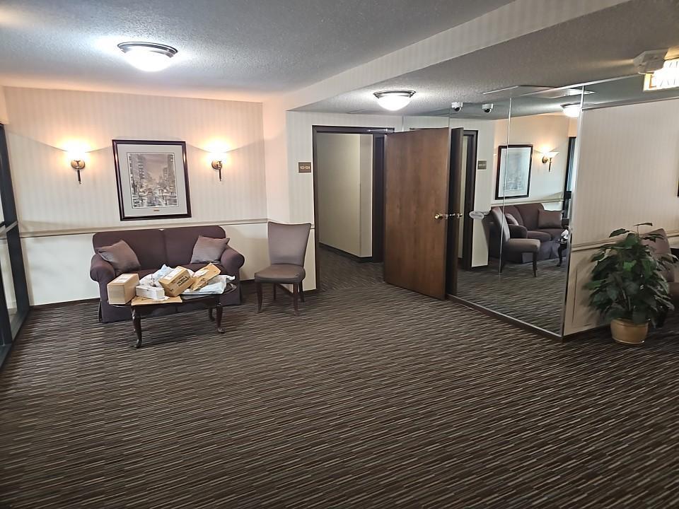 2800 Hillsboro Avenue N 307