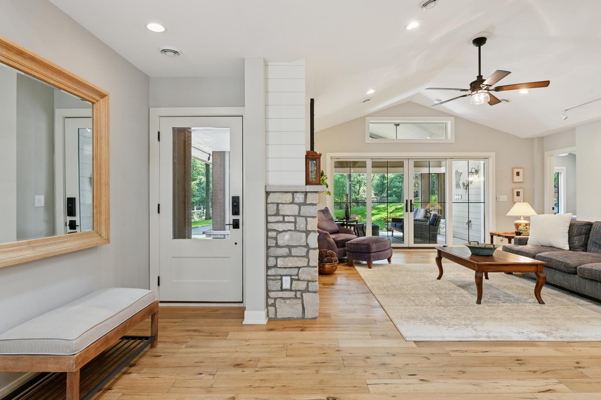 3895 Bayside Road