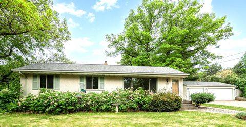 328 County Road B2 W Roseville MN 55113