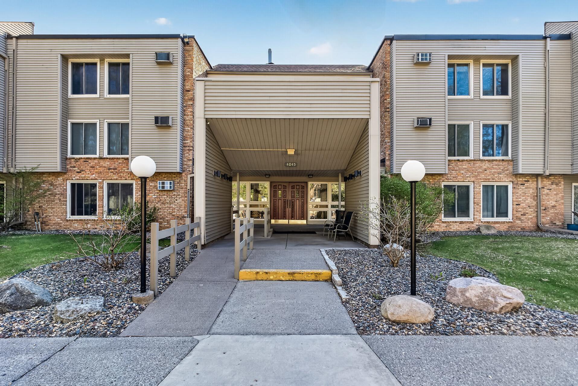4045 Hodgson Road 211