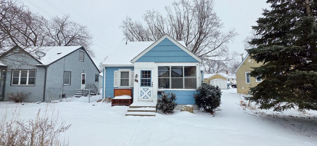 Photo of 823 7th Avenue S, South Saint Paul, MN 55075 (MLS # 6695359)