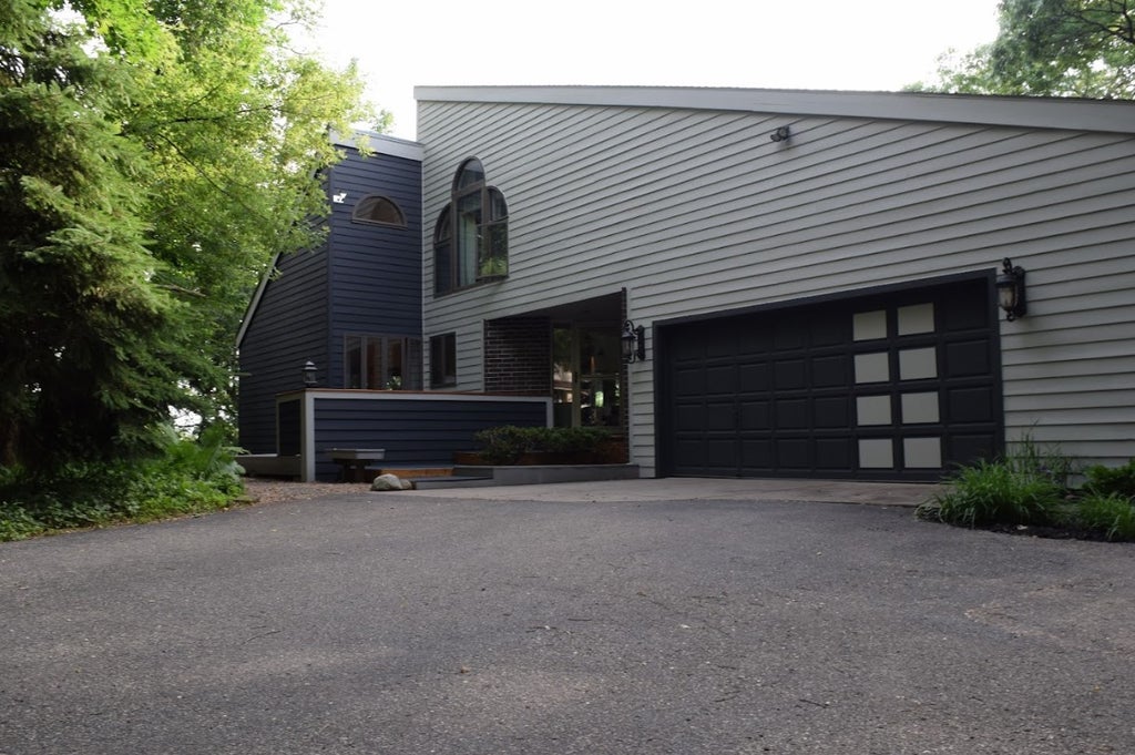 Photo of 15120 Chestnut Circle, Burnsville, MN 55306 (MLS # 7088726)