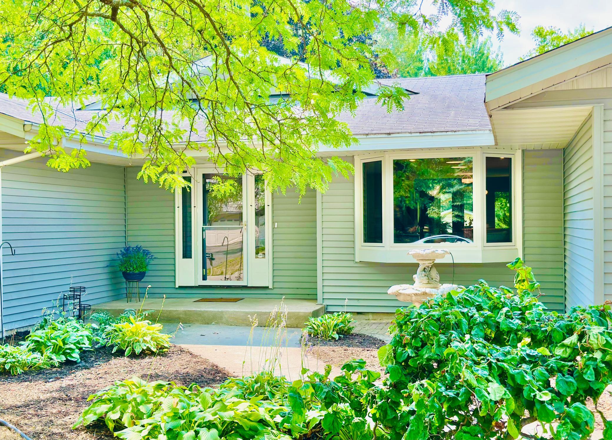 1915 Twin Circle Drive
