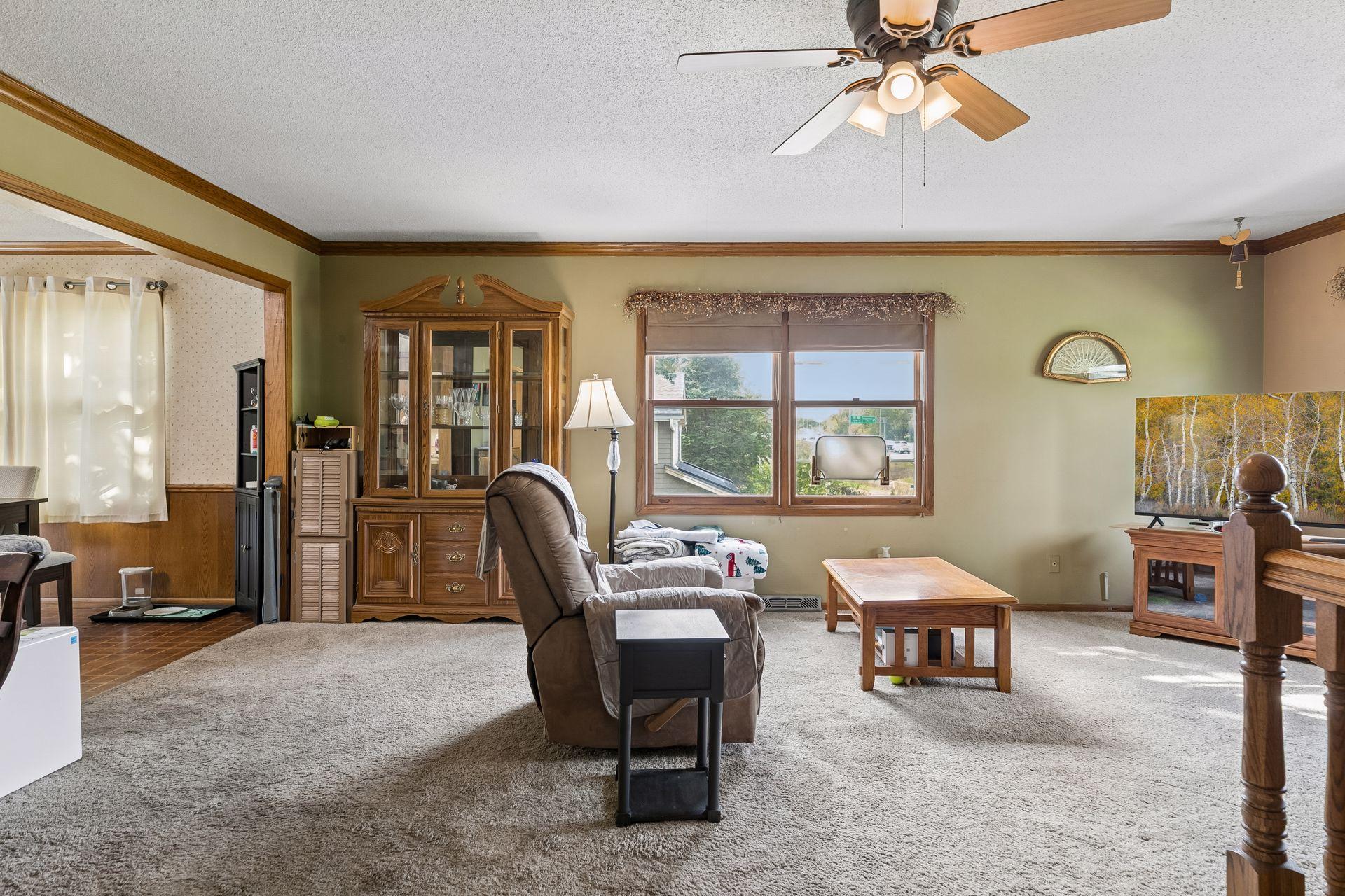 750 Viking Drive E