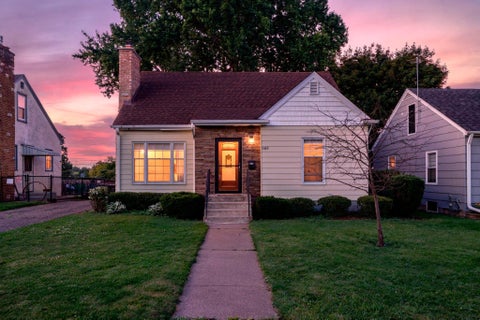 Photo of 986 Galvin Avenue, West Saint Paul, MN 55118 (MLS # 7094287)