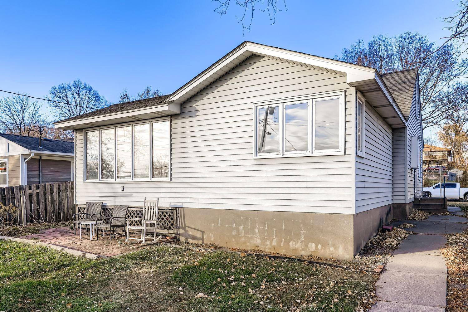 554 36 1/2 Avenue NE