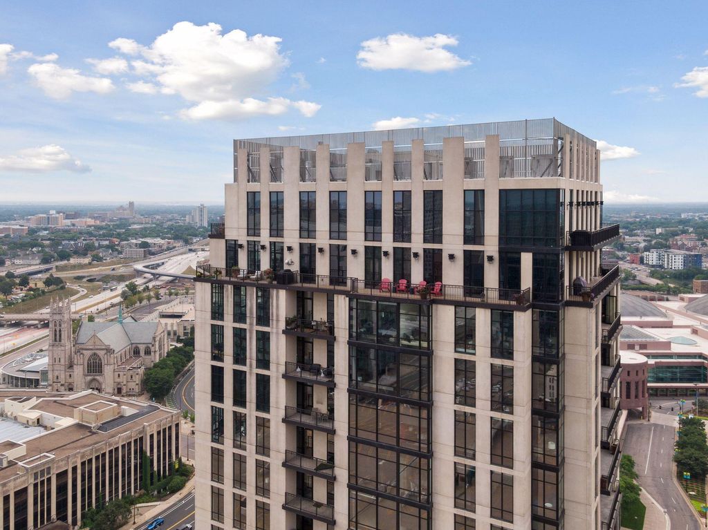 Photo of 201 S 11th Street #2500, Minneapolis, MN 55403 (MLS # 7037938)