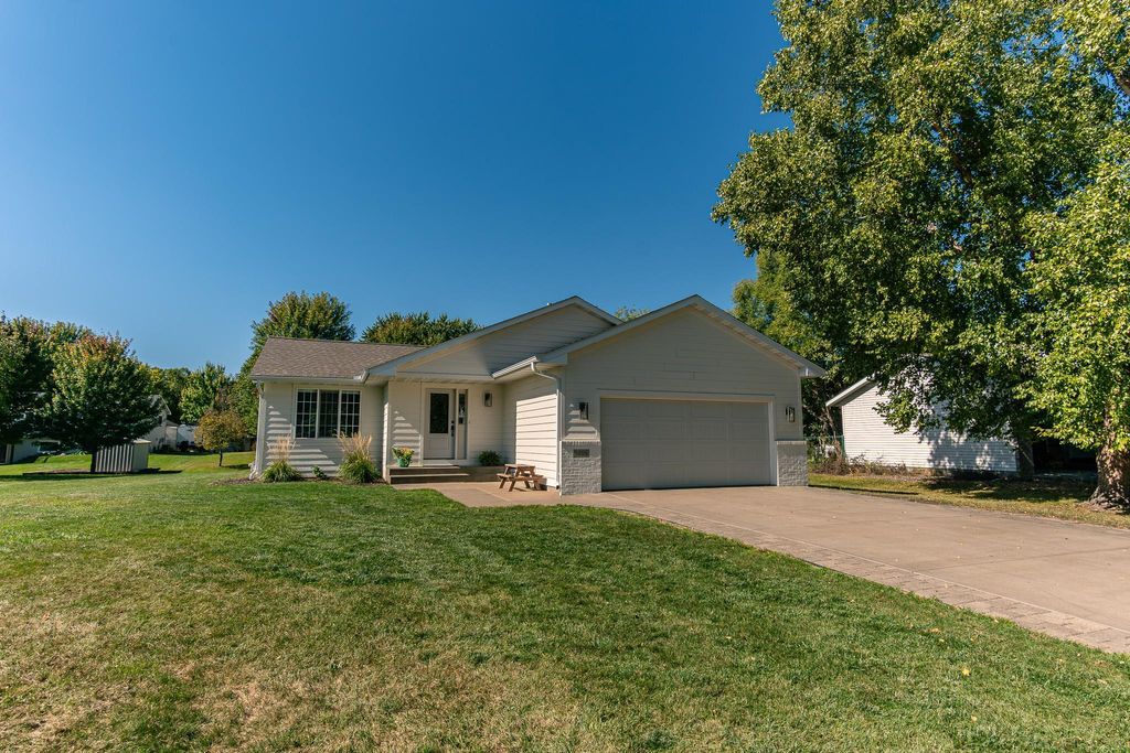Photo of 1409 Pintail Trail, Buffalo, MN 55313 (MLS # 7008759)