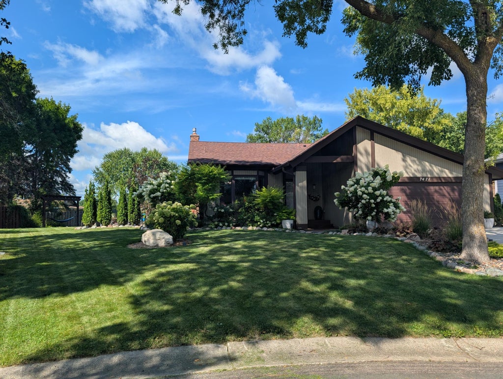 Photo of 7471 Saratoga Drive, Chanhassen, MN 55317 (MLS # 7142623)